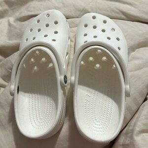 White crocs women’s nine men’s seven.